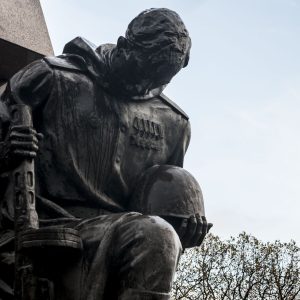 wwiini-soviet-memorial-treptower-park-06