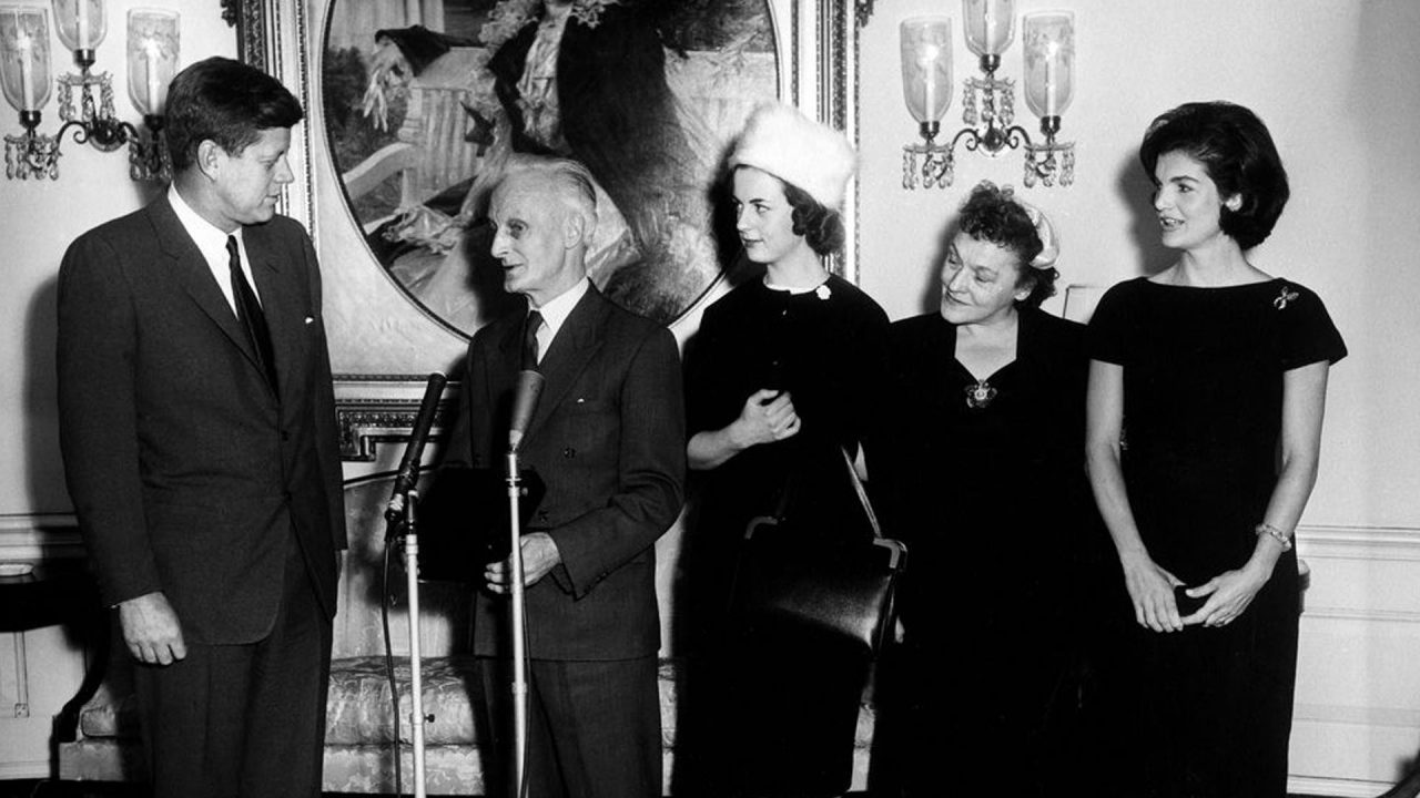 Delia Murphy with the Kennedys WartimeNI