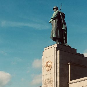 Soviet troops remembered in Berlin