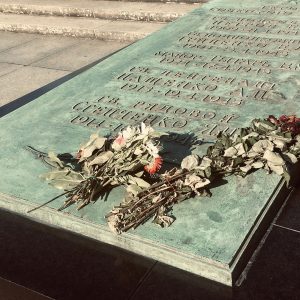 Flowers at the Soviet Memorial